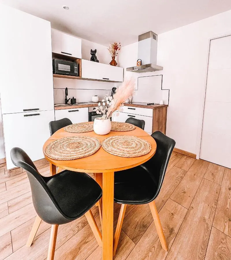 Appartement Chez Mima à Martigues 0*,  France